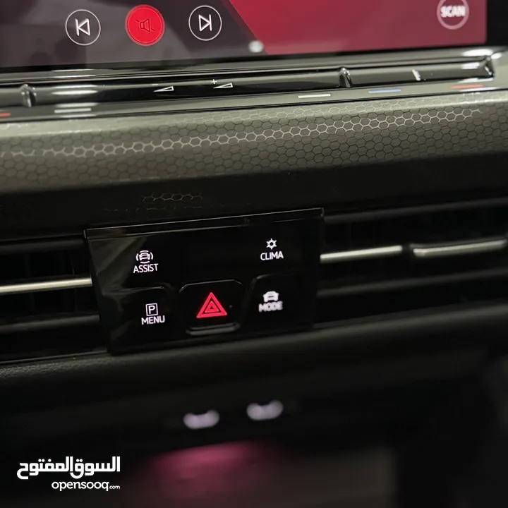 VW GOLF GTI MK8 النسخة المميزة بالسعر المميز