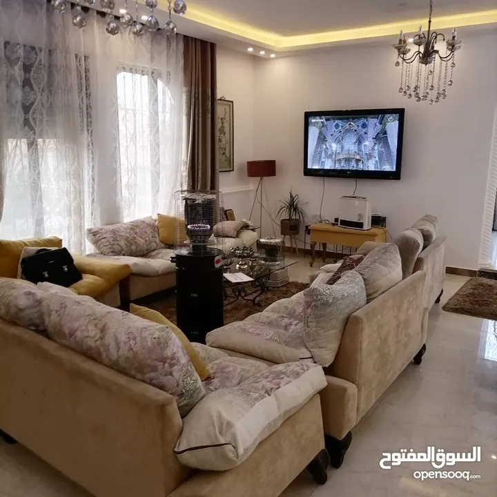 فيلا فاخرة مفروشه للايجار من المالك