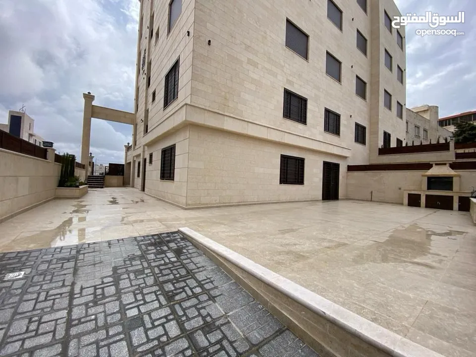 شقة فخمة تسويه شبه ارضي مطله #مساحة #178م مع تراس 350م #للبيع في مرج الحمام (مشروع 72)