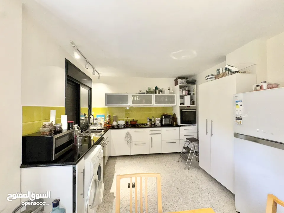 شقة مميزة في عمارة مميزة