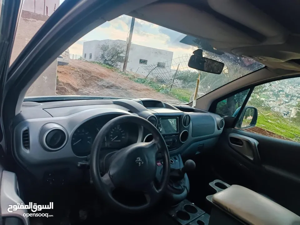 بيجو بارتنر 2017 ترخيص 2016 لون رمادي