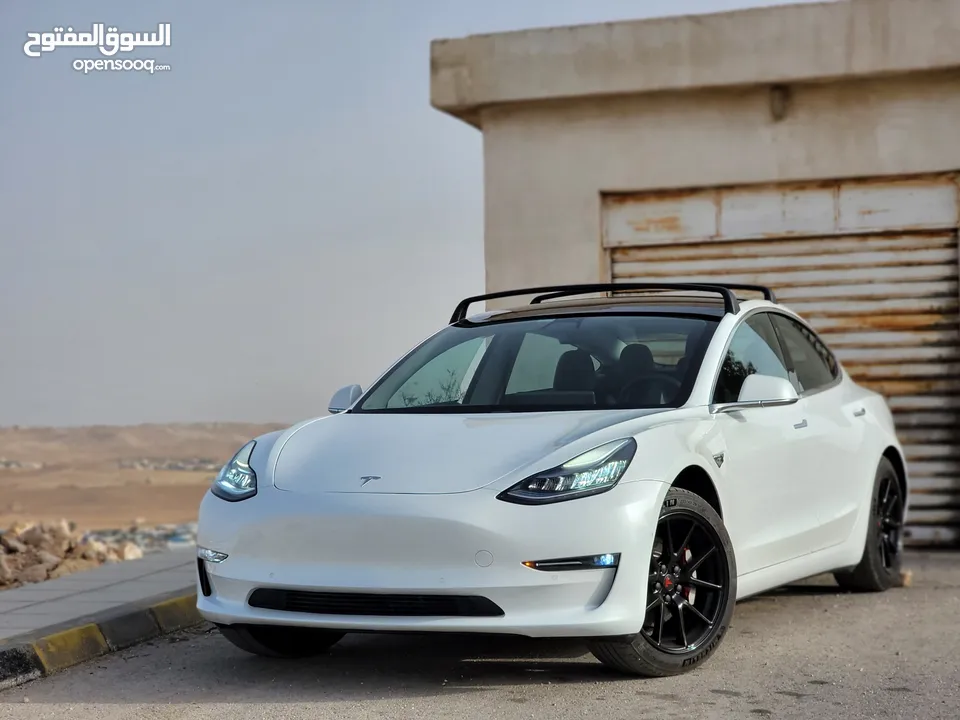 TESLA MODEL 3 2019 MID RANGE  تيسلا موديل ثري ميد رينج مميزه بحالة ممتازه