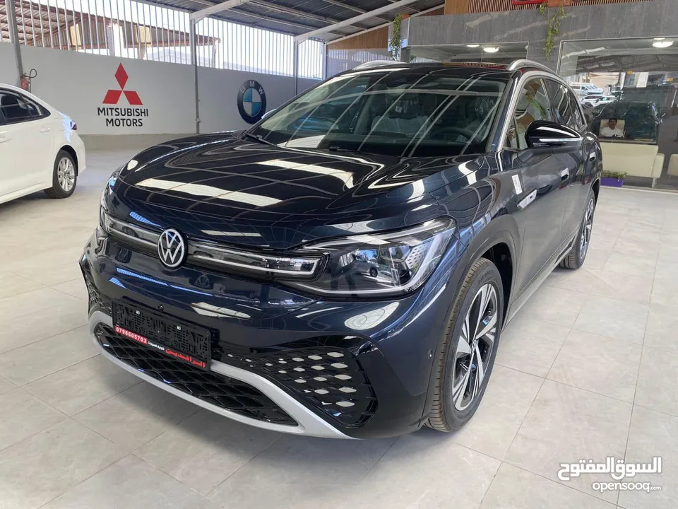 ‏Volkswagen ID 6 CROZZ PRO 2024 عداد زيرو  كفالة 6 سنوات بيانو بلاك للبيع بسعر مميز