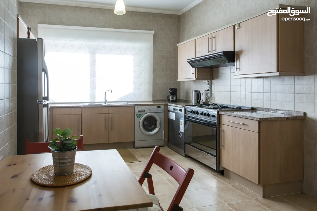 شقة طابقية 3 نوم فاخرة في الدوار الخامس / ام أذينة  5th Circle / Om Othaina  Luxury 3-Bedroom Flat