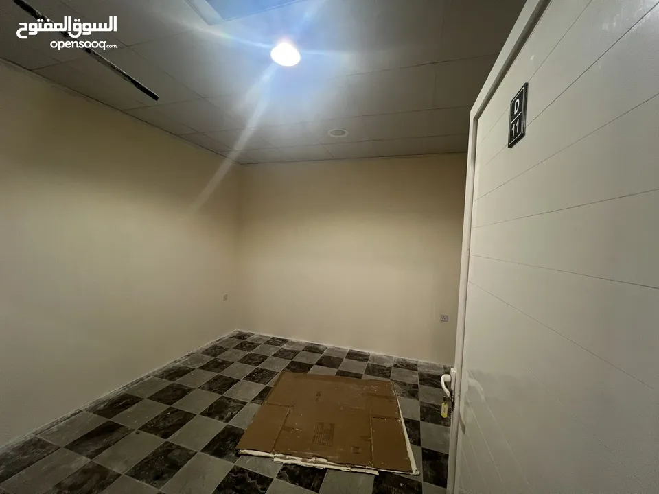 سكن عمال Labour Camp 13 rooms - 13 غرفة في وسط صلاله خلف محلات سلمان مباشرة