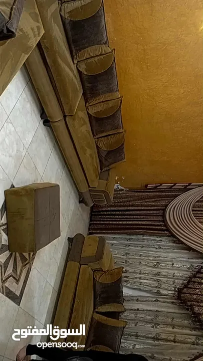 طقم كنب شبه جديد 9 مقاعد مخمل تفصيل