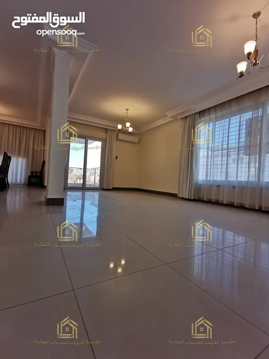 شقة فارغة - دير غبار - 4نوم - 280م - مطلة - قريبة من الخدمات العامة
