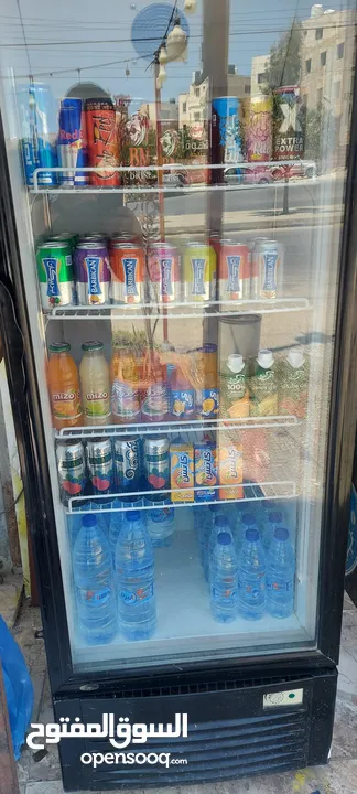 ثلاجة عرض للبيع