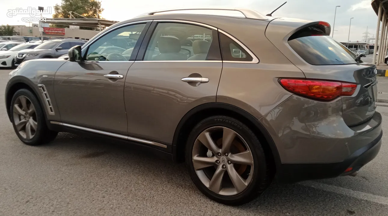 Infiniti FX50 S V8 5.0L Full Option Model 2009