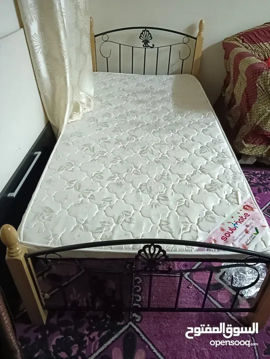 bed with mattress very good condition