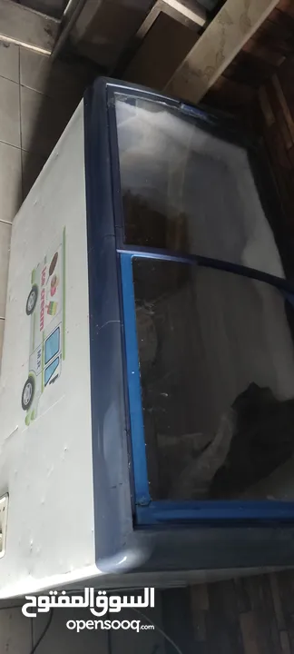مطعم بيتزا ومناقيش ومعجنات للبيع  مجهز بلكامل  البيع بداعي السفر العاجل