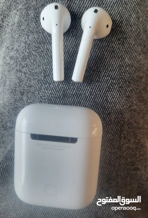 سماعات airpods 2 بحالة ممتازه