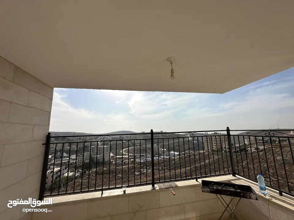 شقة جديده غير مفروشه للايجار في بيتونيا طابق ثاني يوجد مصعد ويوجد باركنج اطلاله مرتبه  يوجدعموله850