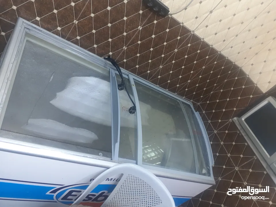 عدة مطعم للبيع