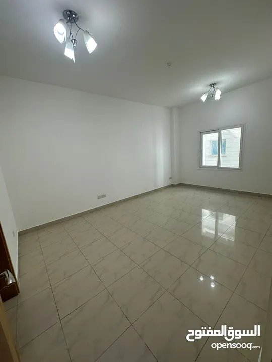 شقق غرفتين وصالة للايجار في بريق الشاطئ - 2 BHK Flats For Rent on Bareeq AL Shatti