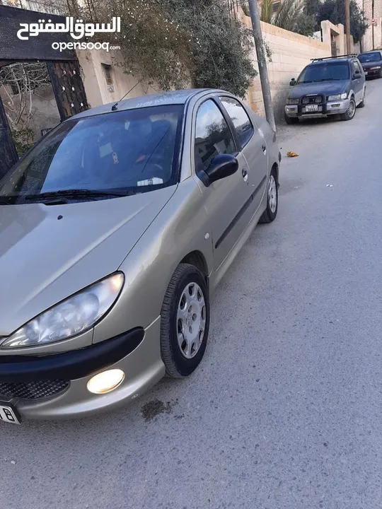 بيجو 206 موديل 2010، لون ذهبي، للبيع بسعر مغري بداعي السفر