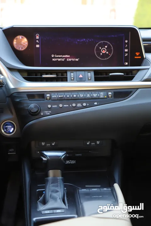 Lexus ES 300h 2020 كاش أو اقساط