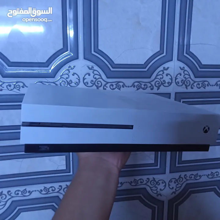 السلام عليكم xbox one s  واحد تيرة الجهاز بية عطل البورد مكاني بغداد