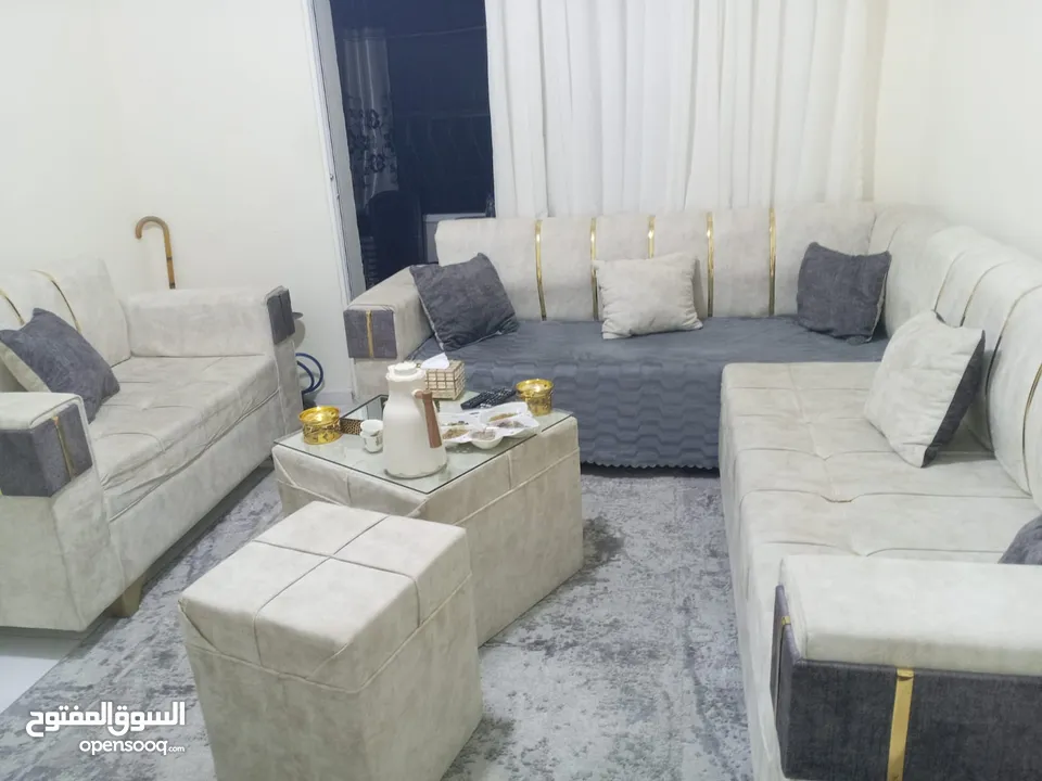 شقة للبيع خلف دوار القبة اربد موقع هادىء ومميز 3 غرف وبلكونه ومطبخ وحمامين وصالون تصلح كسكن واستثمار