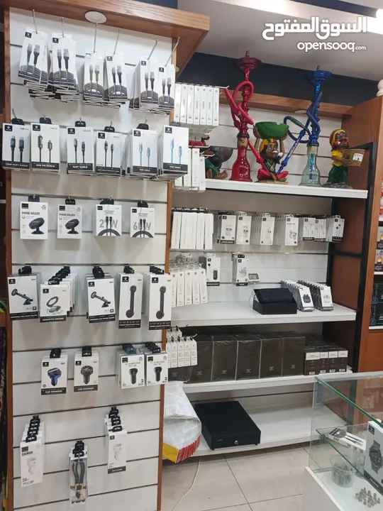 محل للبيع في المصايف – على الشارع الرئيسي المساحة: 60 متر مربع- المحل شغّال حالياً في بيع الدخان