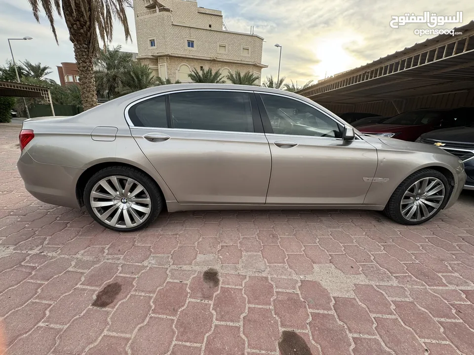 للبيع bmw750 li موديل 2012