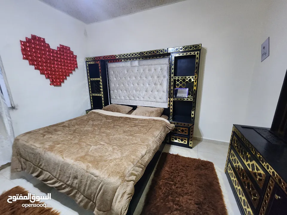 غرفة نوم خشب لاتيه بحالة الوكالة بسعر لقطة