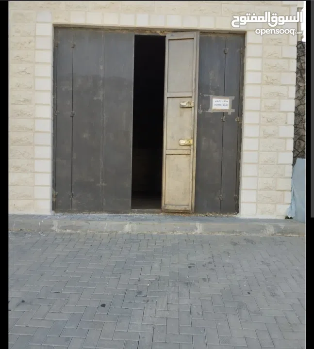 مخازن للايجار في تفوح .بعد دوار القدس .شارع رئيسي