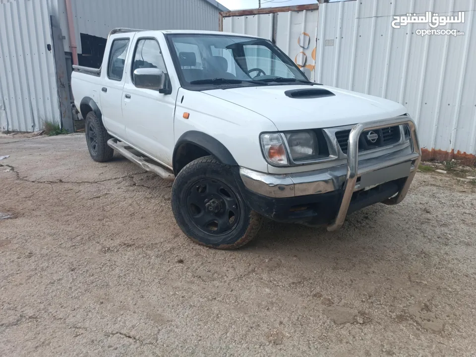 نيسان وينر 1999 نظيفة جدا