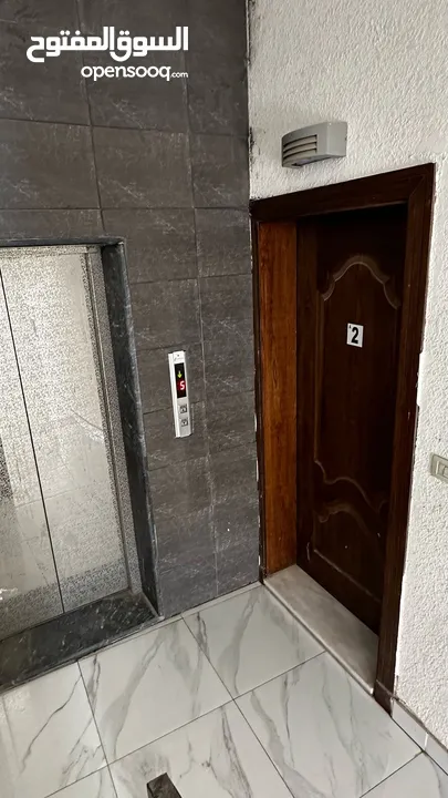 شقتين متقابلتين للبيع بسعر مغري قابل للتفاوض - الزرقاء البتراوي - مساحة 172 متر لكل شقة - طابق ارضي