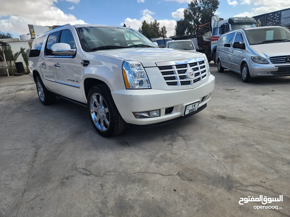 كاش أو اقساط من المالك كاديلاك اسكاليد 2011 VIP PLATINUM XL مميزه جدا 6.2cc
