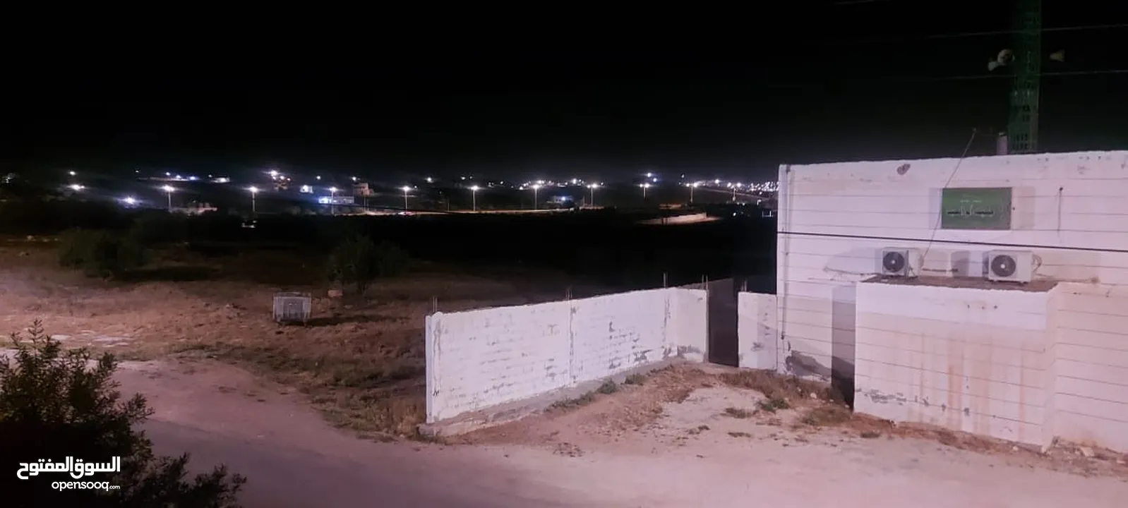 بيت مستقل للبيع في المفرق بلعما الزيتونه  قوشان مستقل  ومسور بلكامل مسطح 140 يبعد عن مدرسة البنات