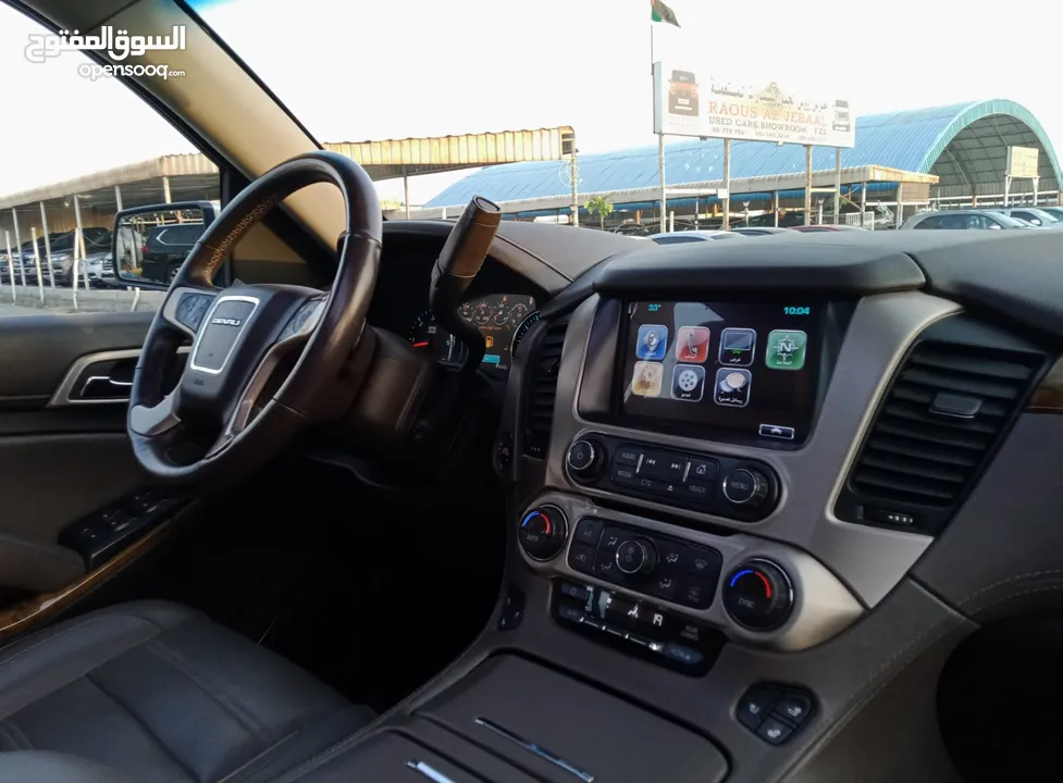 GMC Yukon Denali V8 6.2L Full Option Model 2017