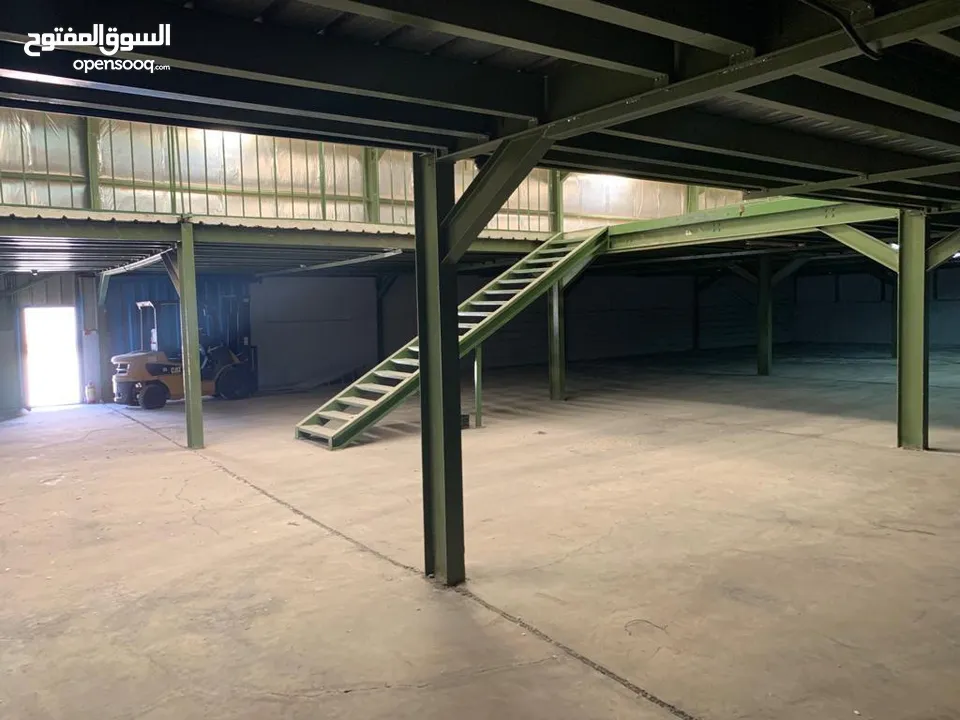 مستودع مع هنغر وسدة