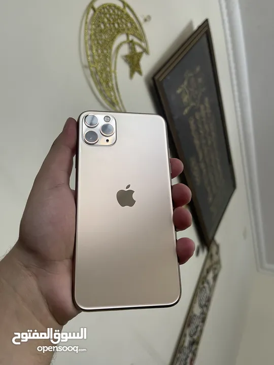ايفون 11 برو ماكس 256 جيجا شبه جديد