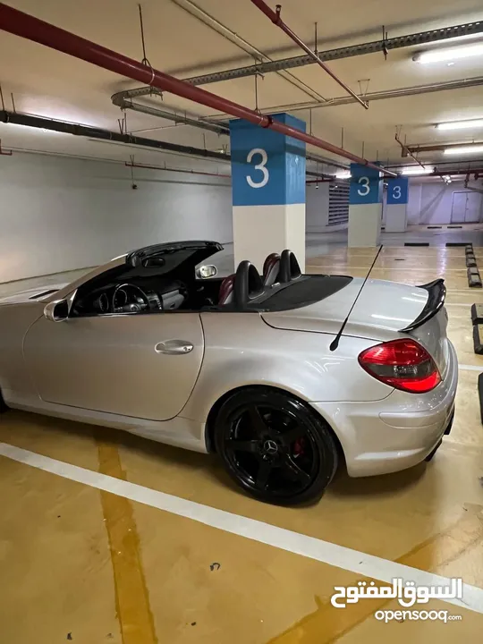 للإيجار فقط من عند ليون جروب اسعار تناسب الجميع  سيارة العشاق SLK مرسيدس