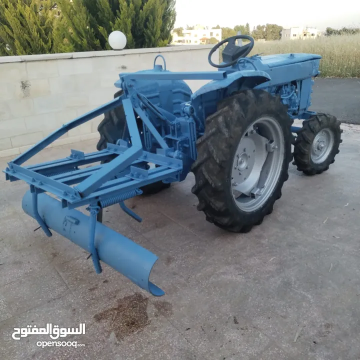 تركتراسكي للبيع مستعجل