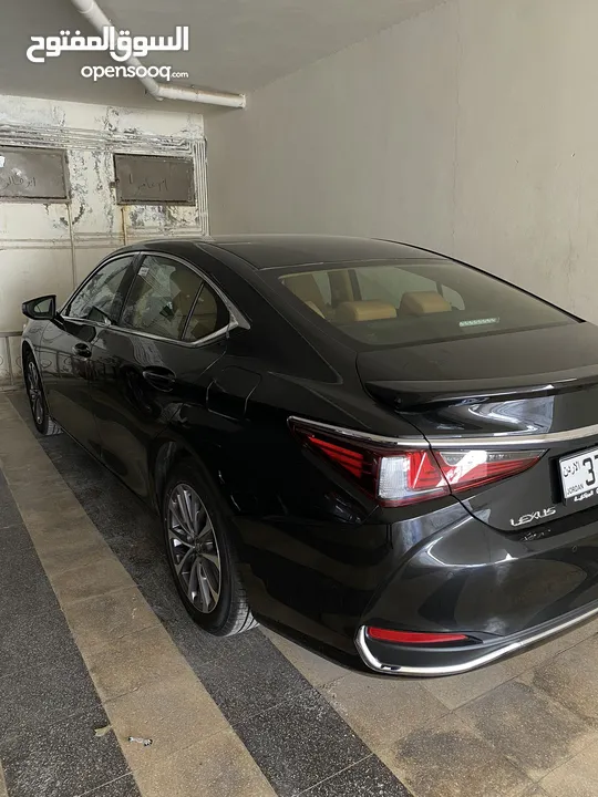 Lexus es 300 وارد وكفالة الشركه 1000 كيلو فقط