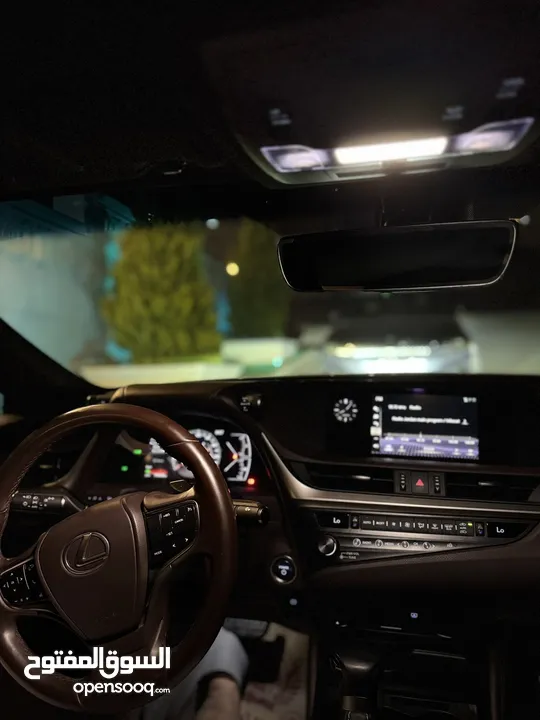 Lexus 2020 es300h