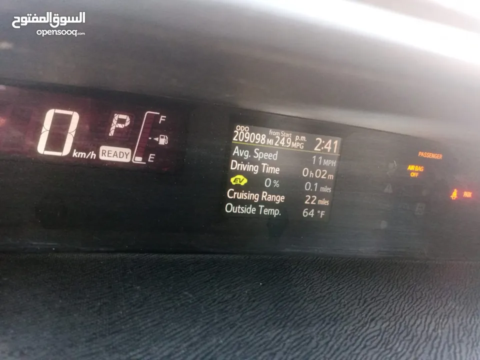 سيارة تويوتا بريوس c للبيع