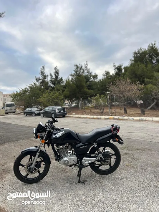 ( Suzuki en125  model 2022 ) بحالة الوكالة بسعر 1000 دينار
