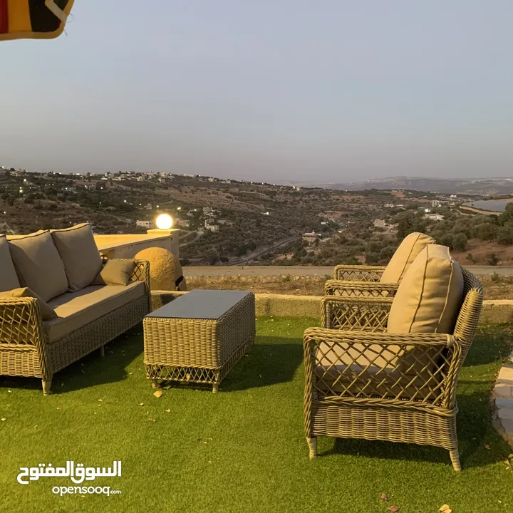 مزرعة فخمة خاصة مع فيلا دوبلكس للبيع في أرقى مناطق السلط ام جوزه ، إطلالات ساحرة وخلابة
