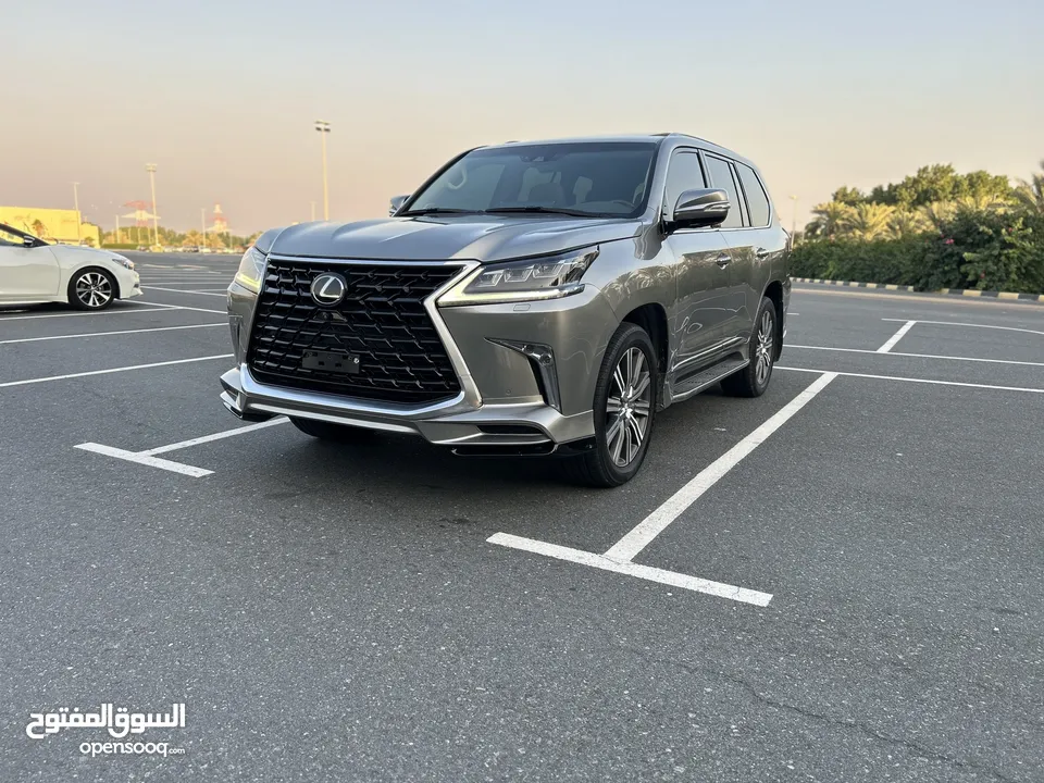 LEXUS LX 570 -GCC - 2017 - free Accident