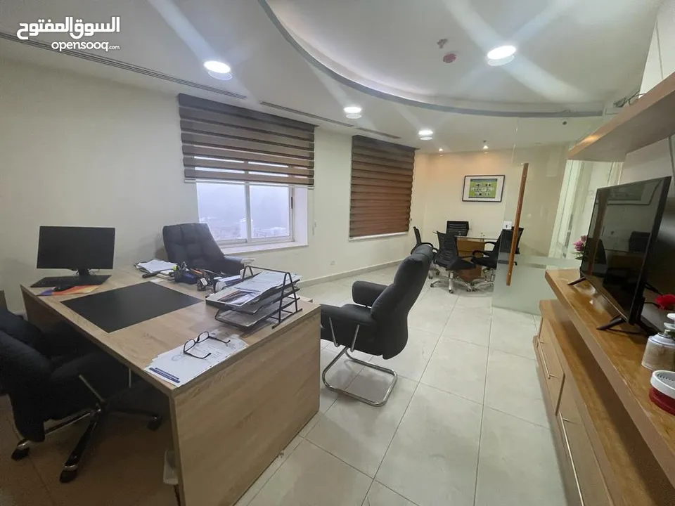 مكتب مميز للبيع في الدوار السابع شارع عبد الله غوشة