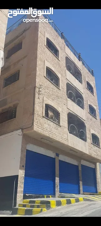 عمارة تجارية للبيع 8 شقق و 3 مخازن