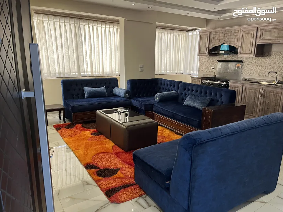 شقة سكنية طابق آخير ( الروف / شقتين )   للبيع في أجمل مواقع إربد