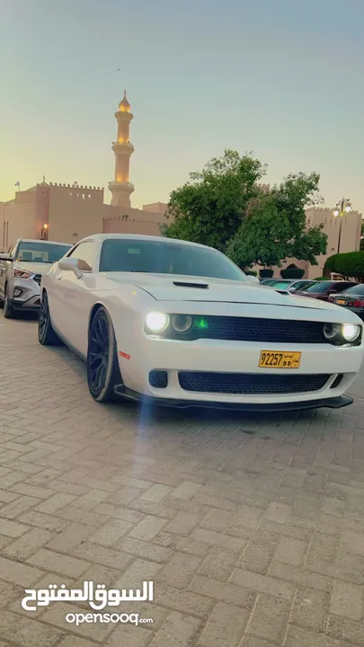 شالنجر v6. 2015 Challenger