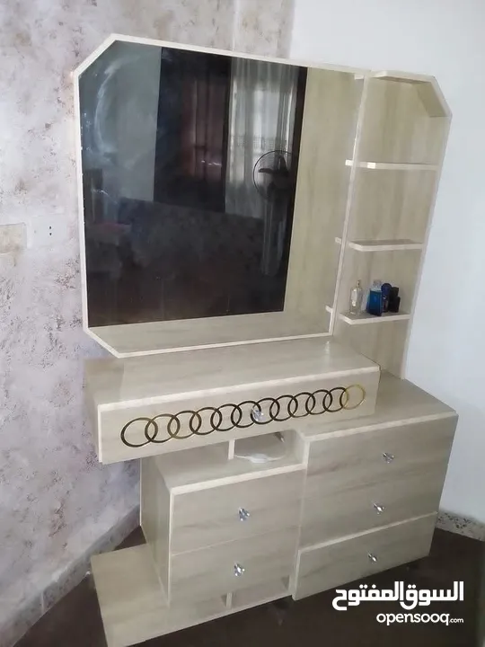 غرفه نوم وكاله شبه جديده