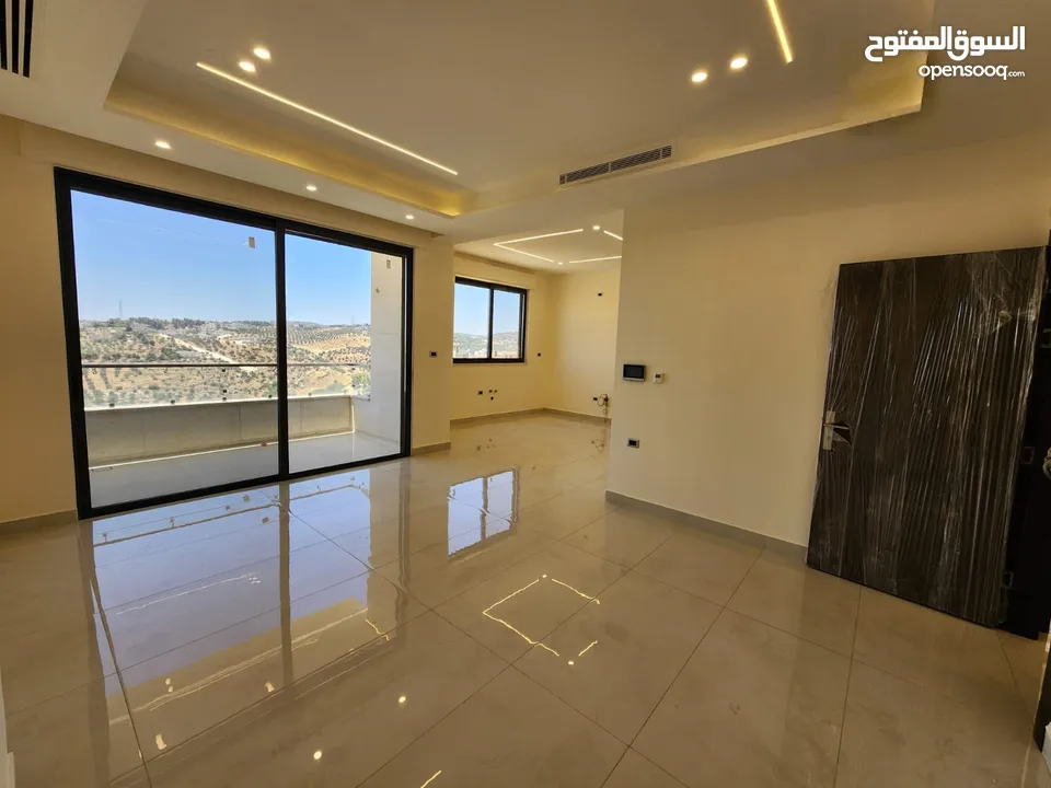 شقة فارغة للبيع في دابوق - REF:14658