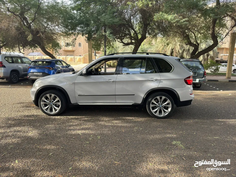 BMW X5 V8 فل كامل المواصفات أعلى درجة