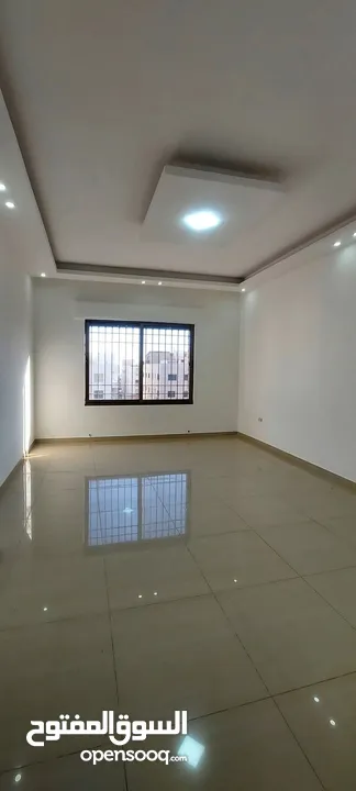 شقة مميزة جدا للبيع مع روف منطقة الجندويل بل قرب من الأحوال المدنية